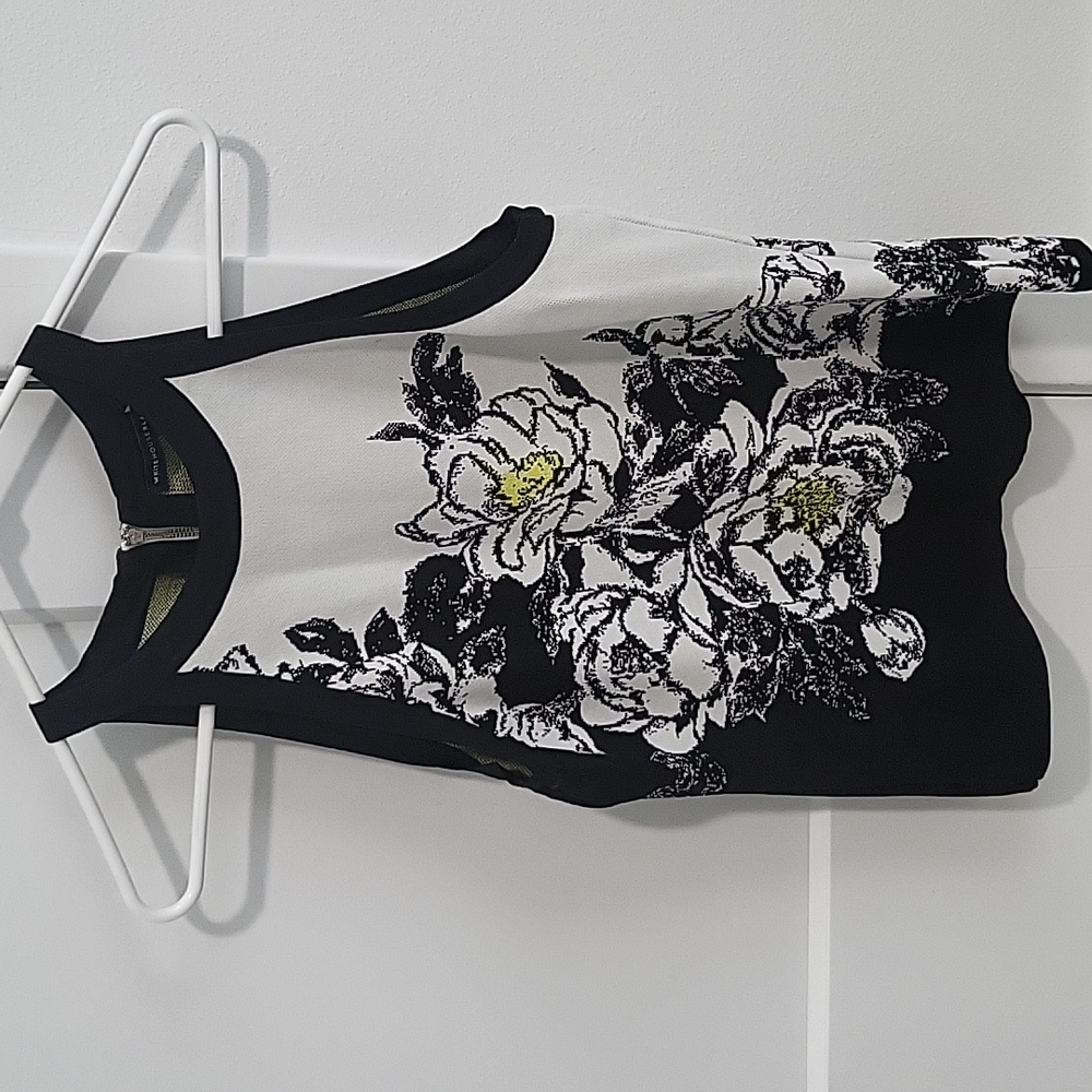 White House Black Market sleeveless top